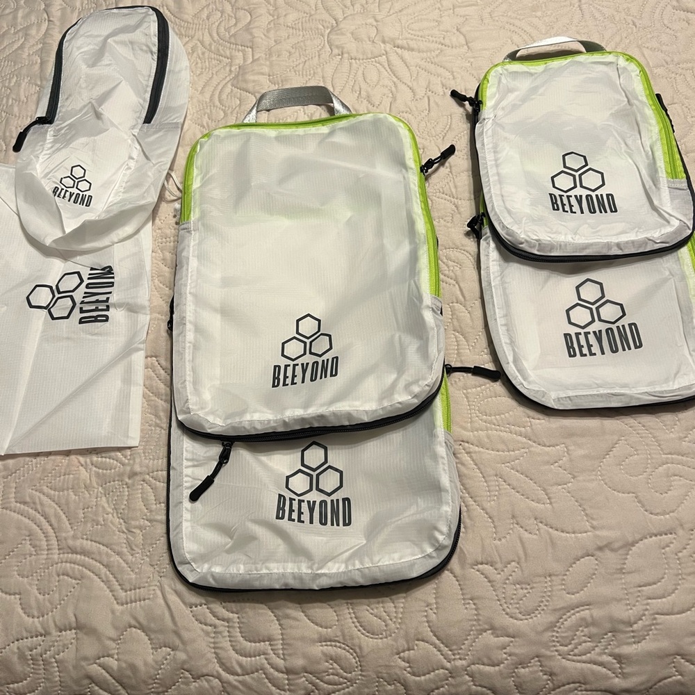 Beeyond Compression Packing Cubes - Picture 2 of 9